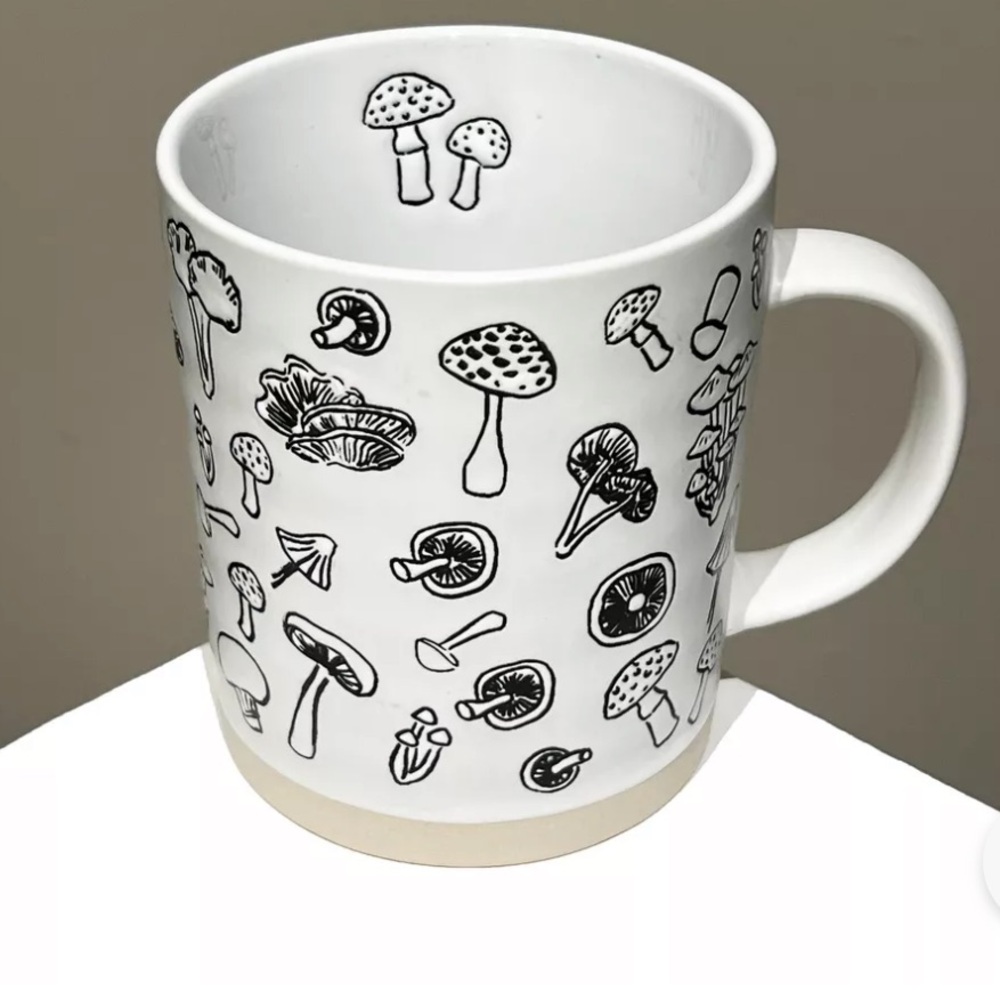New Prima Design Mushrooms Stoneware Mugs White Blk
